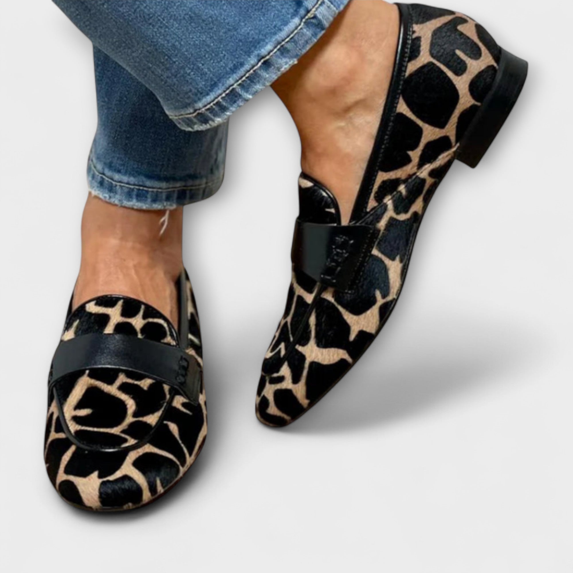 Aine | Elegant Panther Slipper