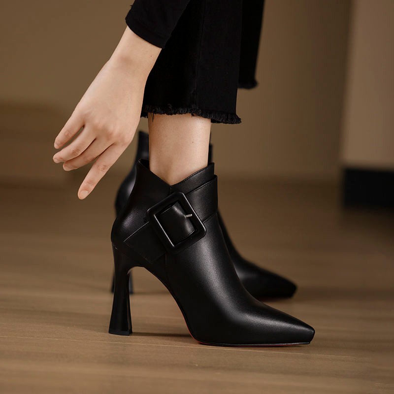 Jersie Ankle Heels Oversized Buckle