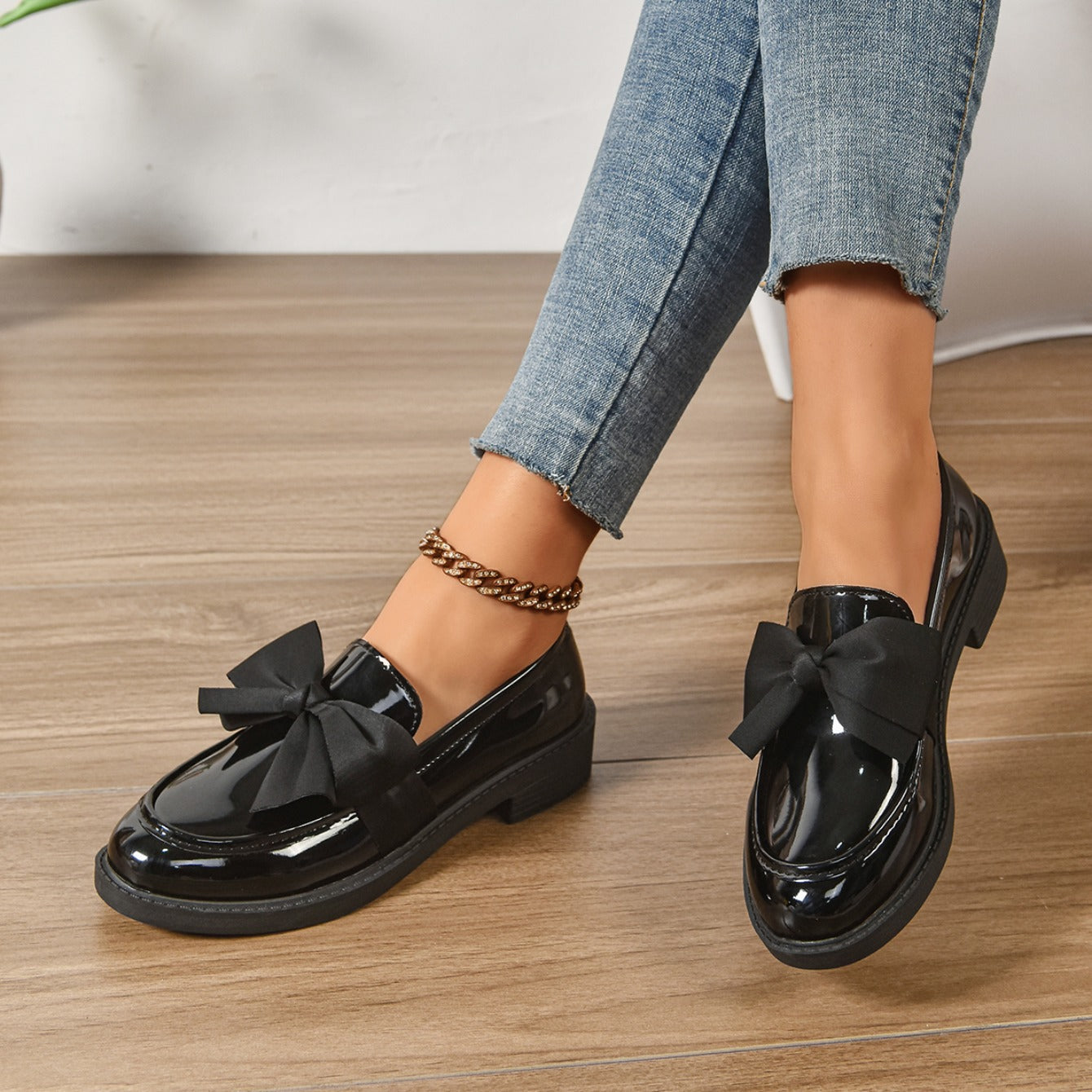 Ayora | Modern Leather Flats with Bow Detail