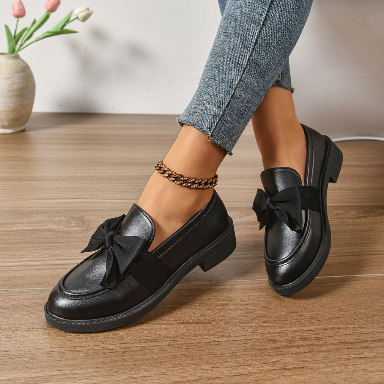 Ayora | Modern Leather Flats with Bow Detail