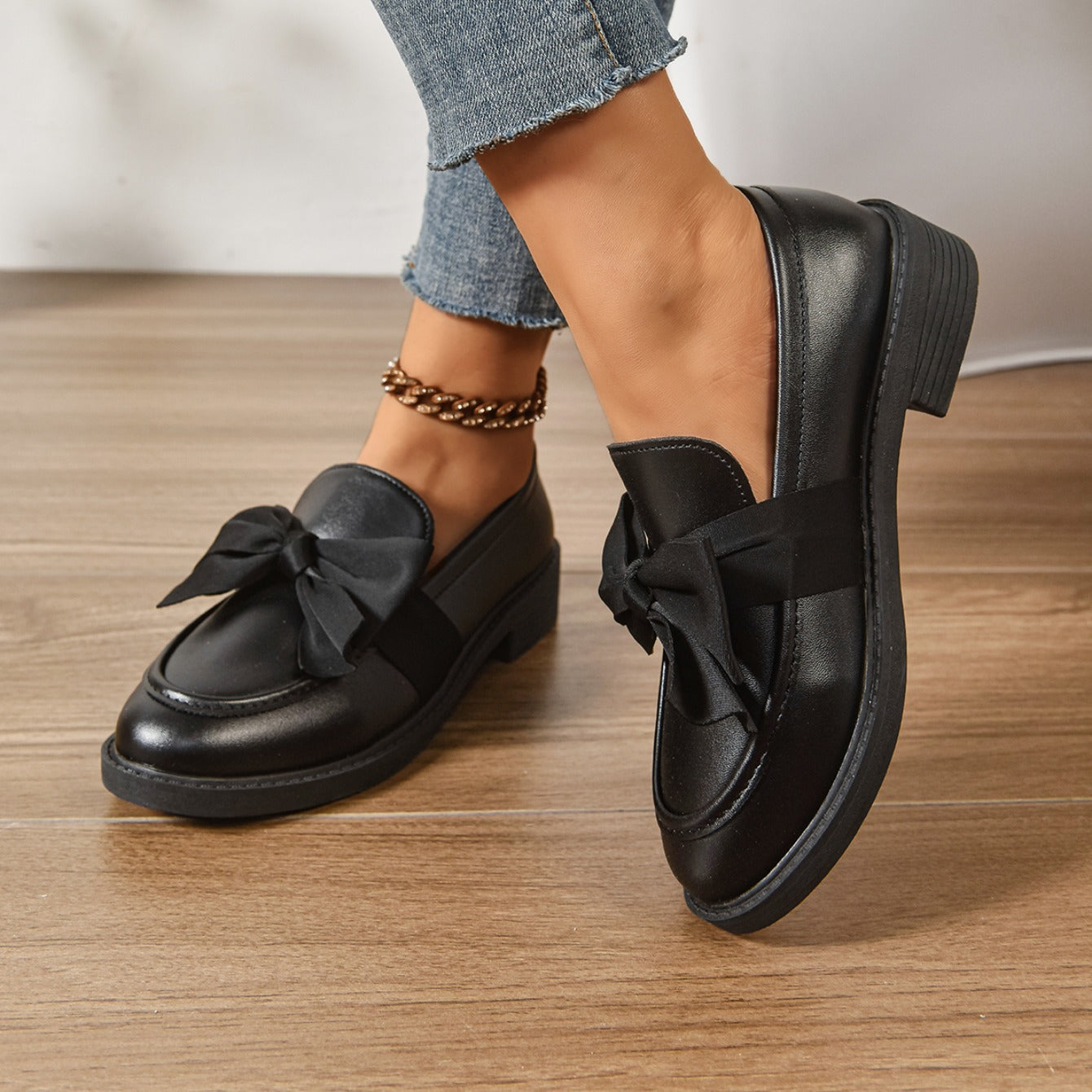 Ayora | Modern Leather Flats with Bow Detail