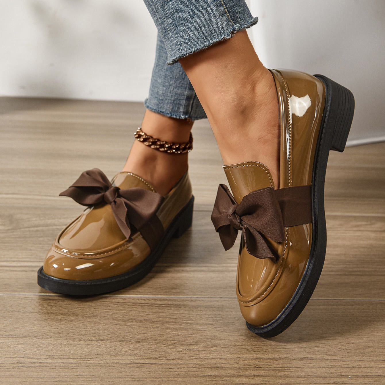 Ayora | Modern Leather Flats with Bow Detail