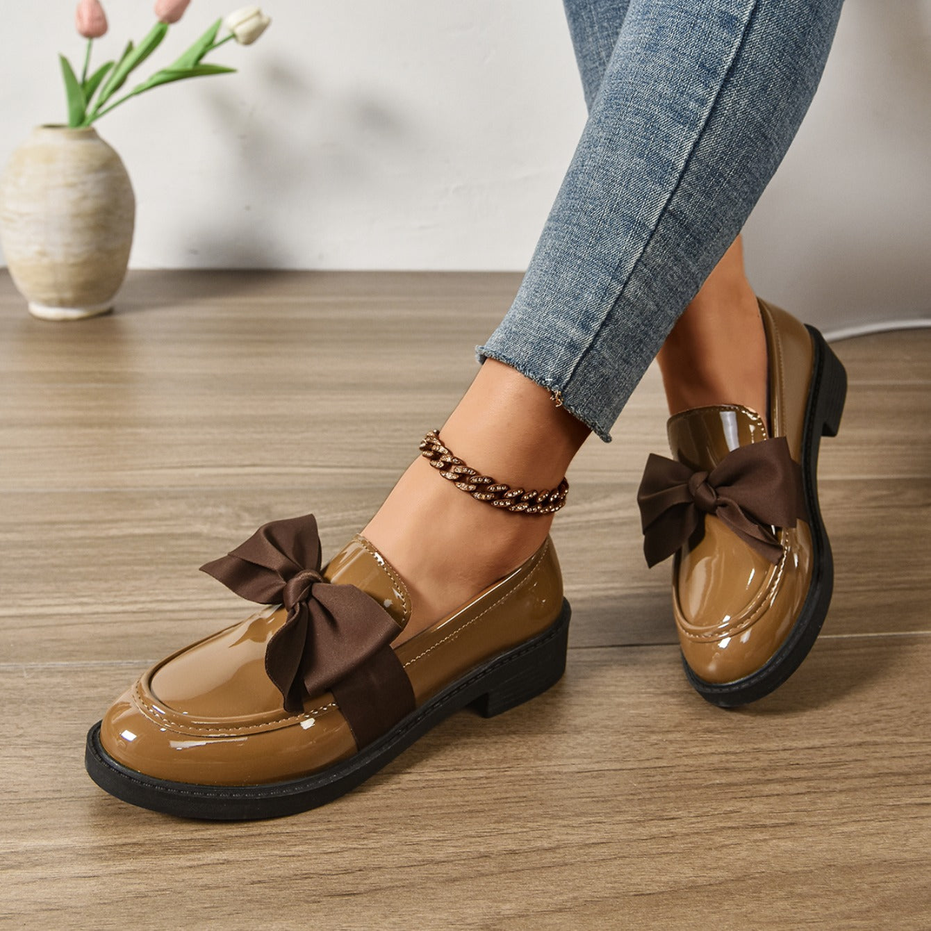 Ayora | Modern Leather Flats with Bow Detail