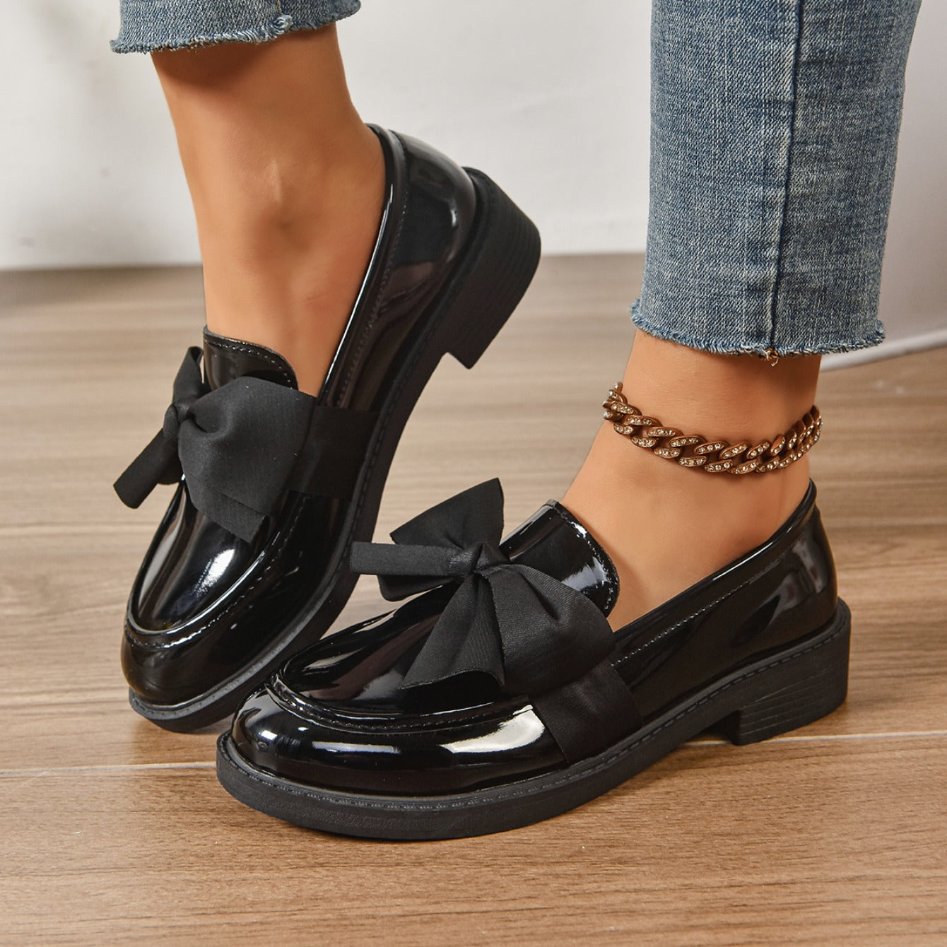 Ayora | Modern Leather Flats with Bow Detail